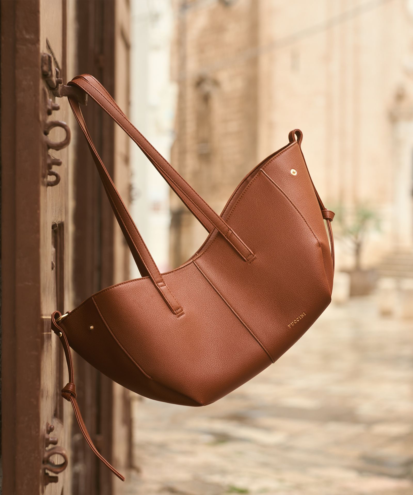 Коричневий покупець-перевертень