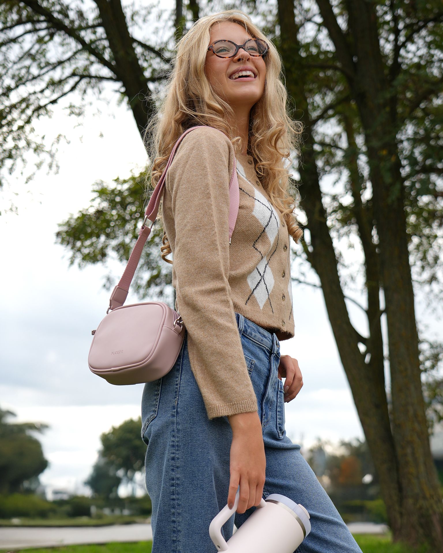 Жіноча сумка крос-боді маленька рожева