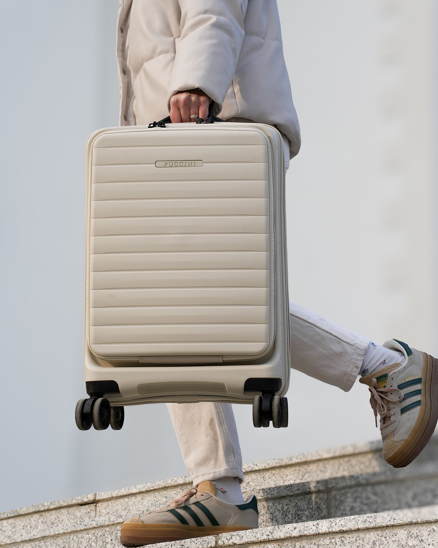 Валіза з кишенею з поліпропілену білого кольору