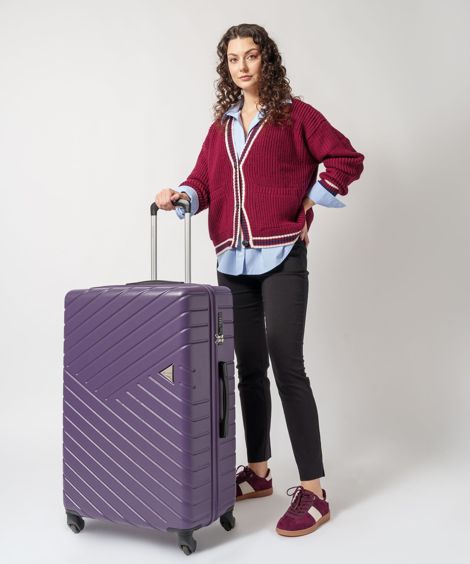 Велика валіза на колесах