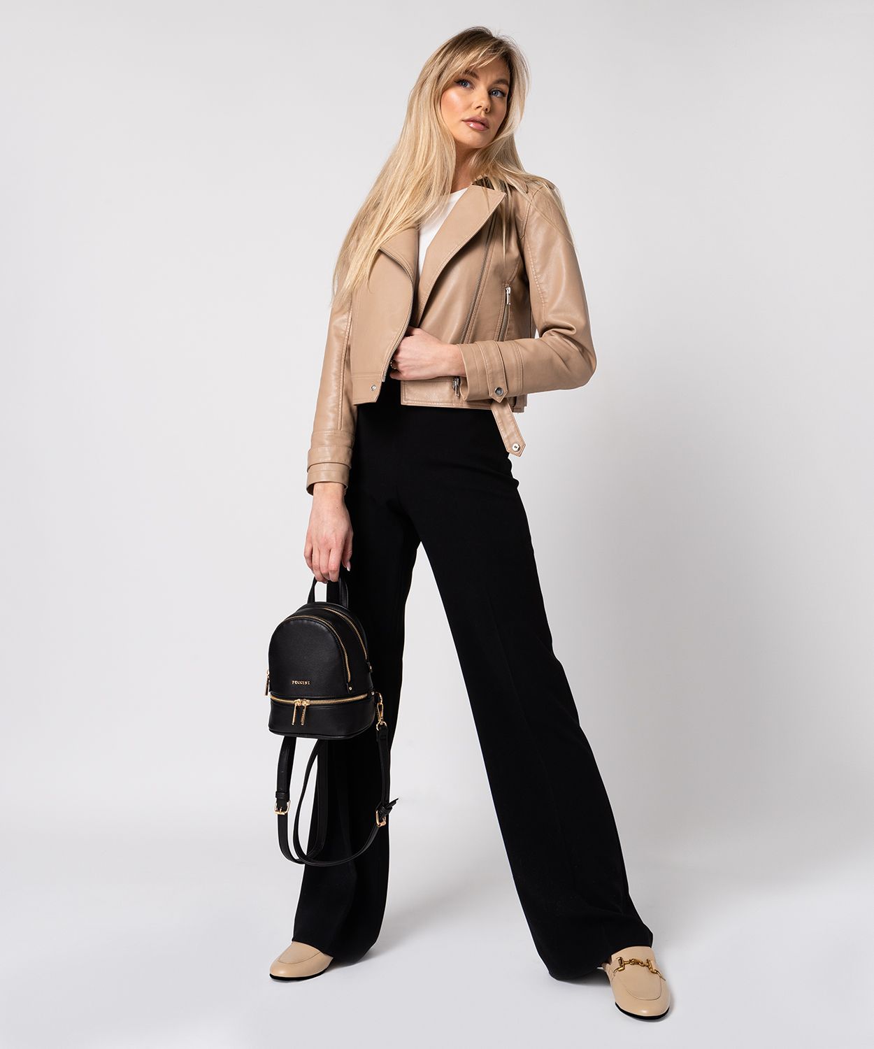 Жіночий міні рюкзак чорного кольору