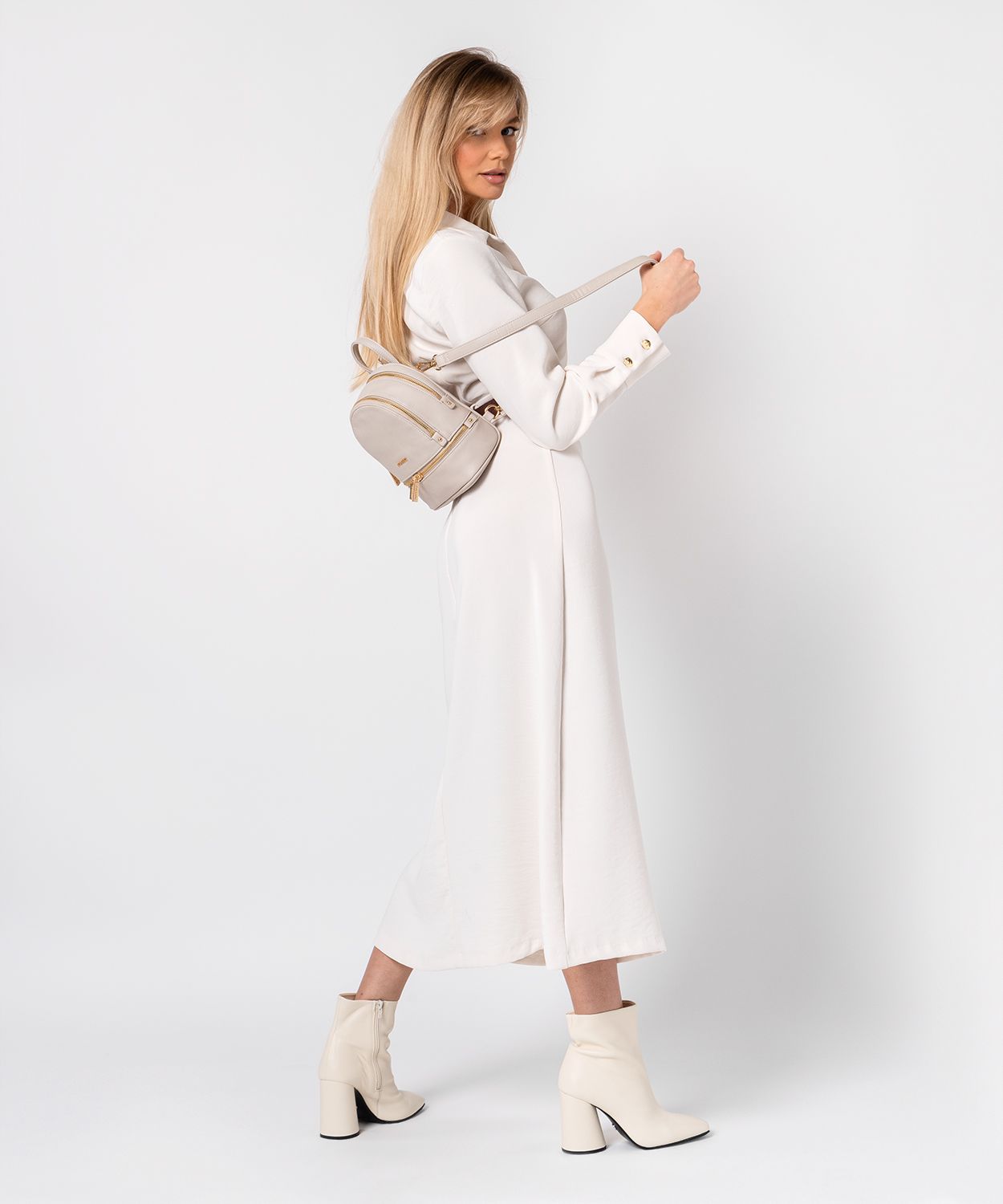 Жіночий міні рюкзак бежевого кольору