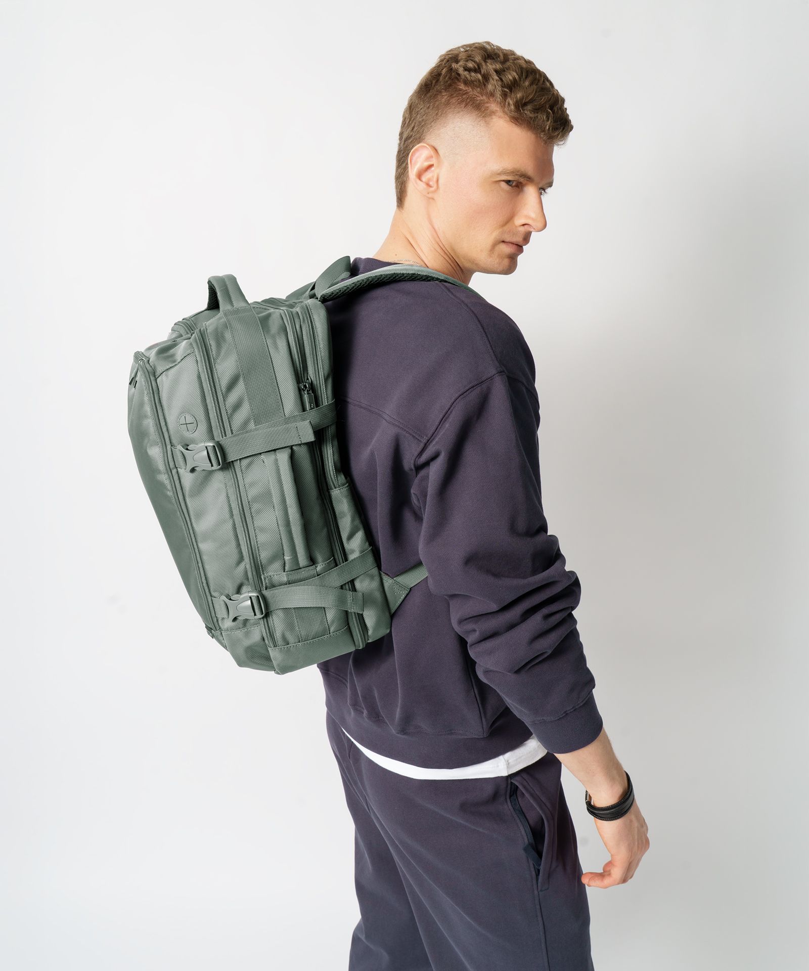 Багатофункціональний рюкзак розмір M з кишенею для ноутбука зелений