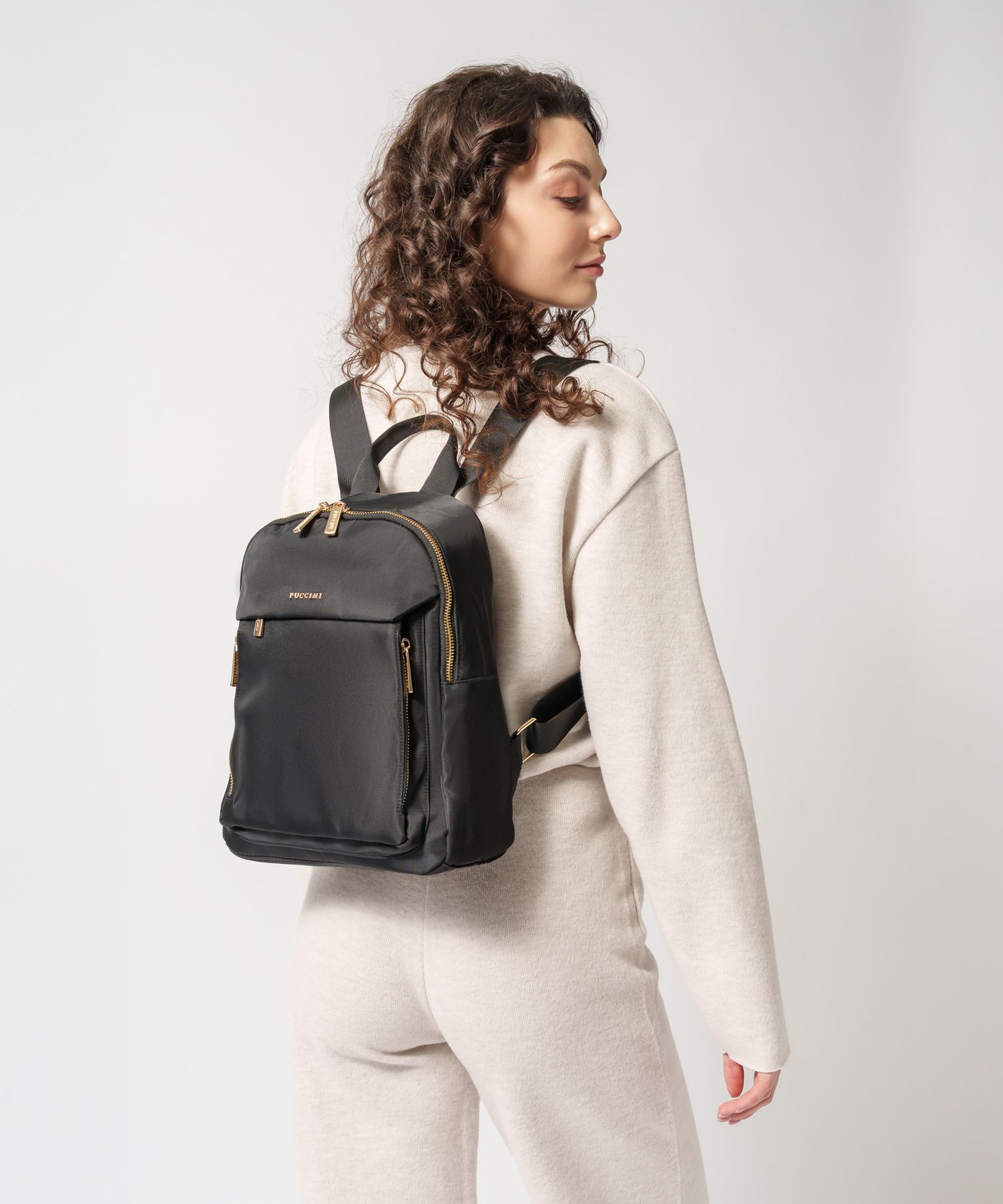 Жіночий міський рюкзак чорний