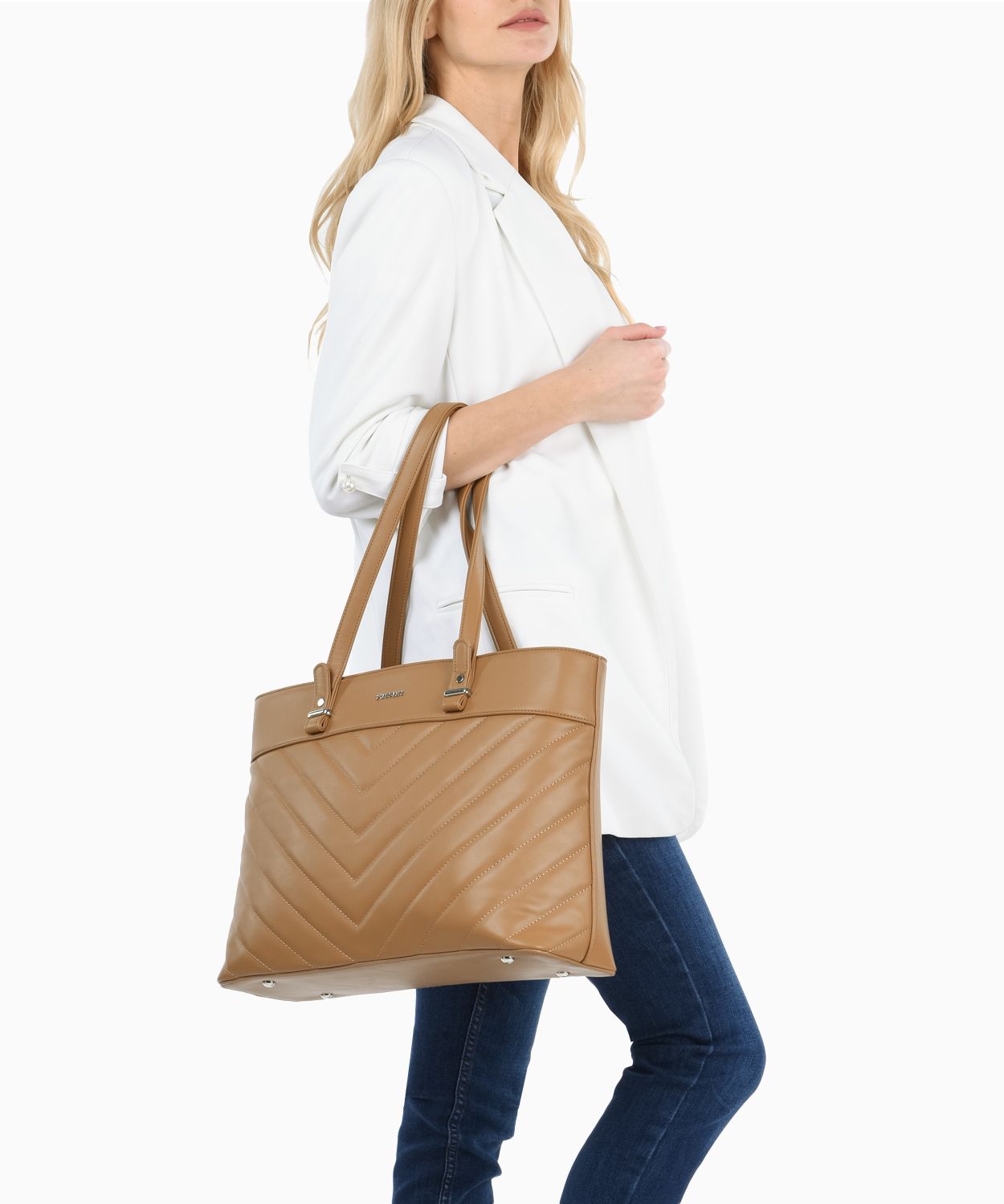 Елегантна сумка-шоппер з діагональним стьобанням 